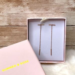 🌺BNIB🌺Summer & Rose Bar Chain Earrings in Rose🌸